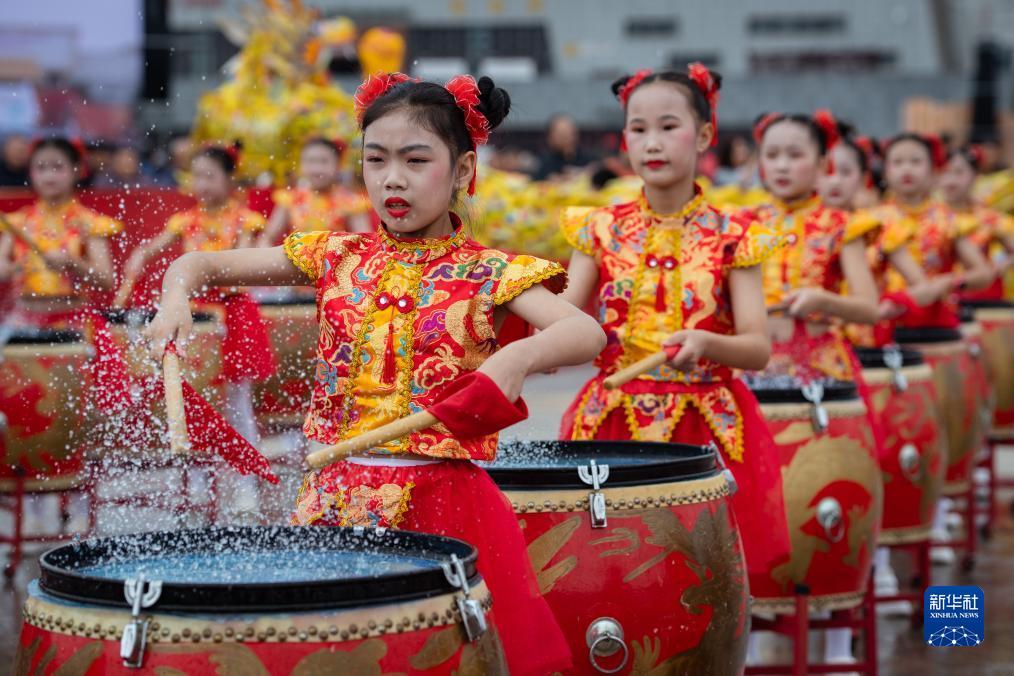 奔驰宝娱乐群